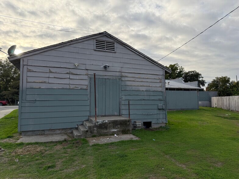 More Photos Of 217 Percy Ave, Yuba City Storefront For Sale