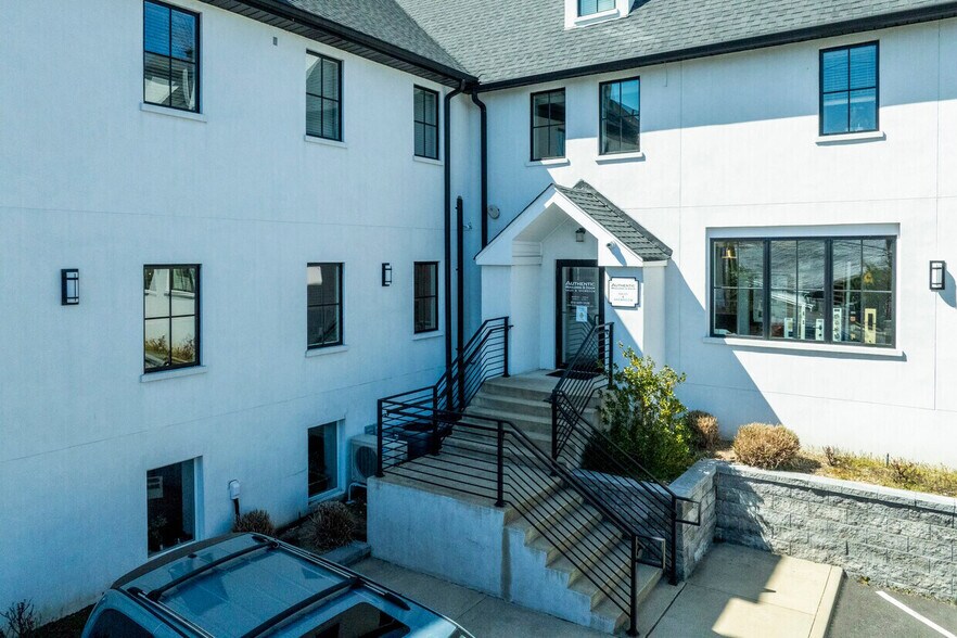 More Photos Of 80 Glen Head Rd, Glen Head Office For Lease