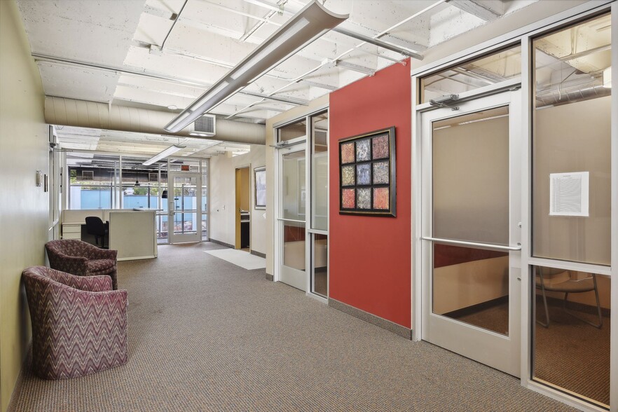 More Photos Of 2200 E Franklin Ave, Minneapolis Office For Lease