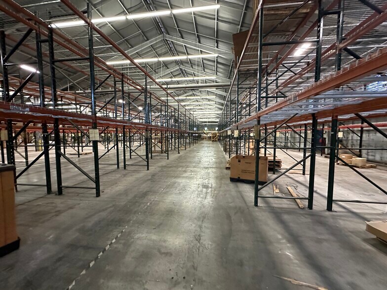 More Photos Of 140 Blue Bell Rd, Greensboro Industrial For Sale