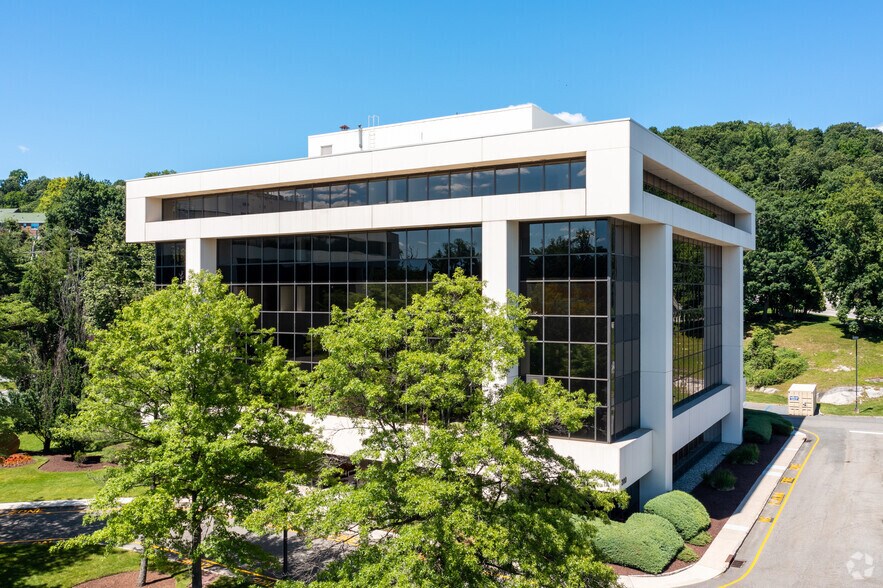 More Photos Of 200 White Plains Rd, Tarrytown Office For Lease