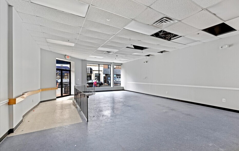 More Photos Of 37-39 Glen St, Glen Cove Office Residential For Sale