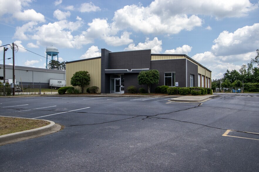 More Photos Of 297 Industrial Dr, Lexington Light Distribution For Lease