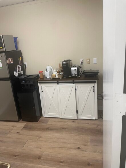 More Photos Of 1101 Dove St, Newport Beach Office For Lease