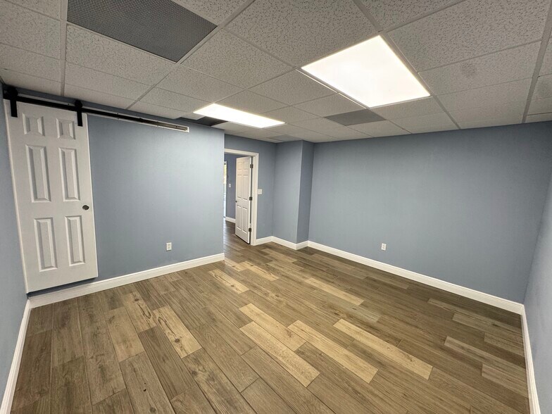 More Photos Of 2575 Rescue Wy, Brooksville Airplane Hangar For Lease