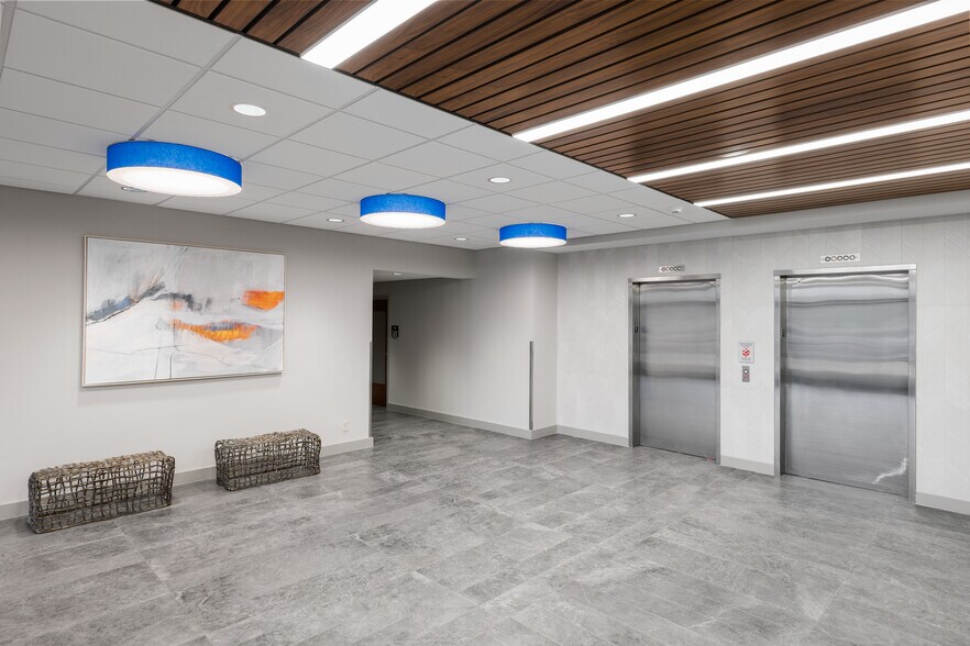 More Photos Of 7410 New La Grange Rd, Louisville Office For Lease