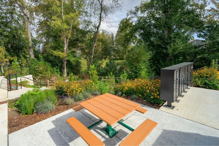 More Photos Of 200 E McCorquedale Rd, Burlington Apartments For Sale