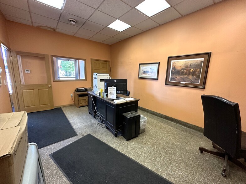 More Photos Of 620 E Howard St, Hibbing Parking Garage For Sale