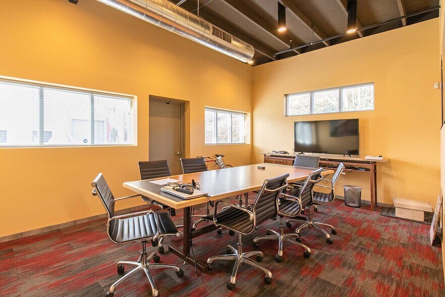 More Photos Of 205 23rd St, Sacramento Flex For Sale
