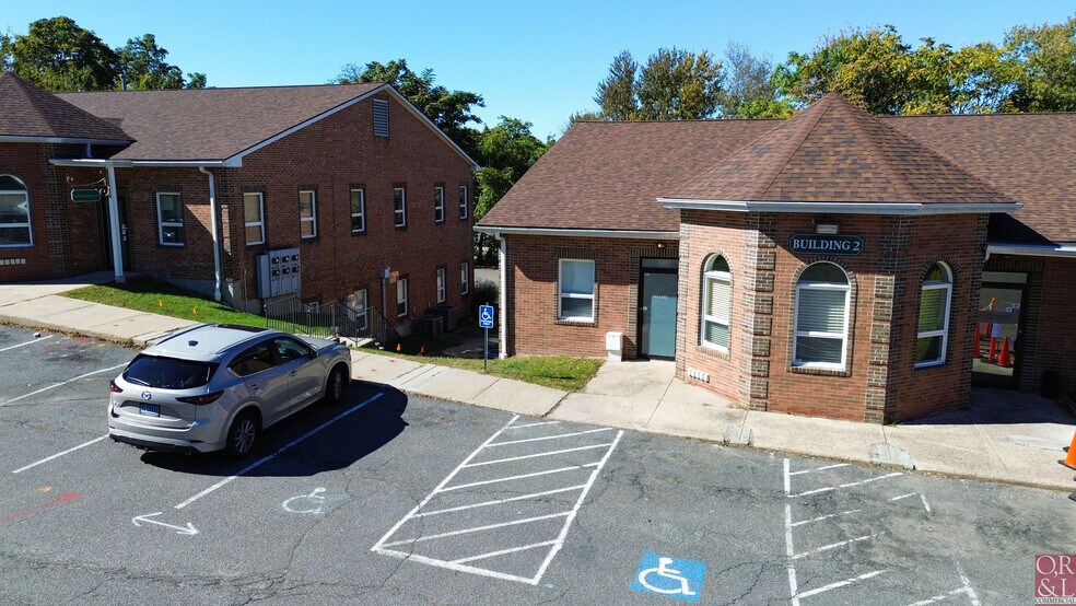 More Photos Of 816 Broad St, Meriden Unknown For Lease