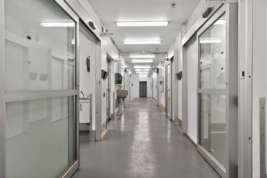 More Photos Of 2580 Viscount Way, Richmond Warehouse For Lease