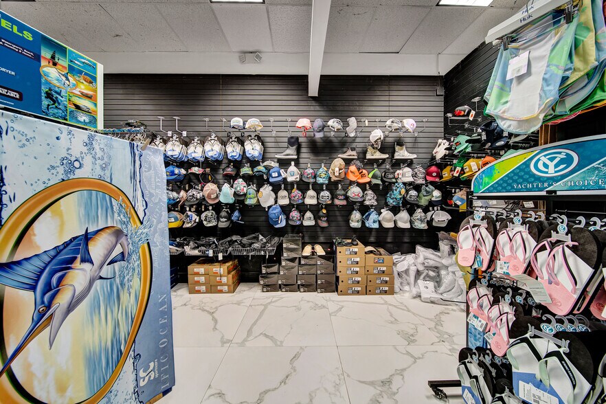 More Photos Of 14951 S Dixie Hwy, Palmetto Bay Freestanding For Lease