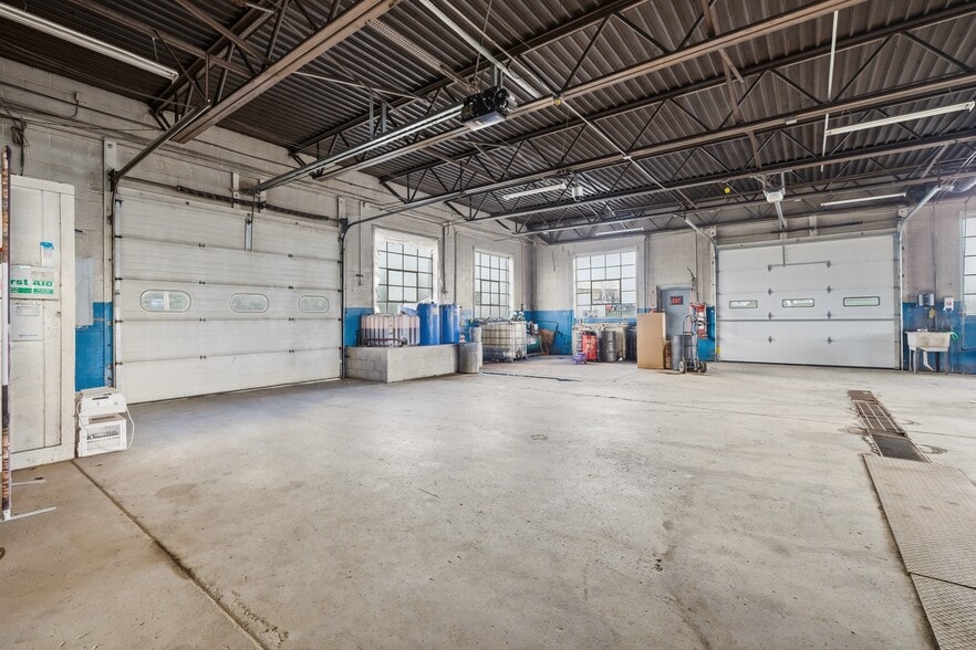 More Photos Of 702 Charles St, Galion Auto Dealership For Sale