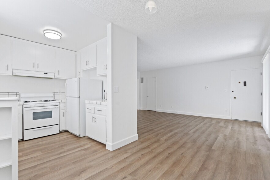 More Photos Of 3625 Mentone Ave, Los Angeles Apartments For Sale