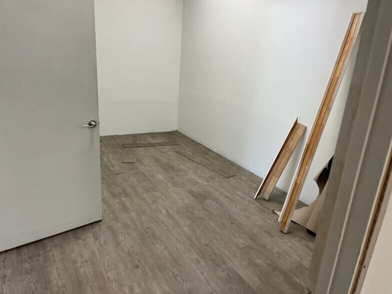 More Photos Of 123-195 E Bloomingdale Ave, Brandon Unknown For Lease