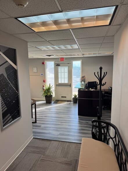 More Photos Of 750 Barksdale Rd, Newark Office For Lease