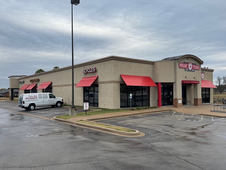More Photos Of 9708 S Riverside Dr, Tulsa General Retail For Sale