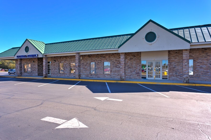 More Photos Of 111-119 Racetrack Rd NW, Fort Walton Beach Storefront For Lease