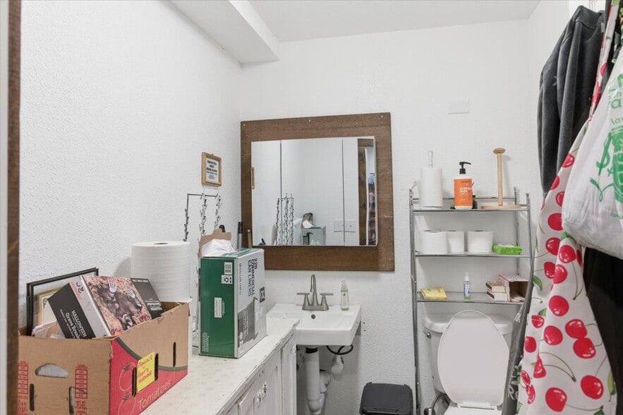 More Photos Of 152 E Main St, Naturita Convenience Store For Sale