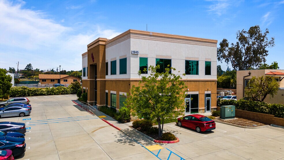 More Photos Of 1945 W 9th St, Upland Loft Creative Space For Lease