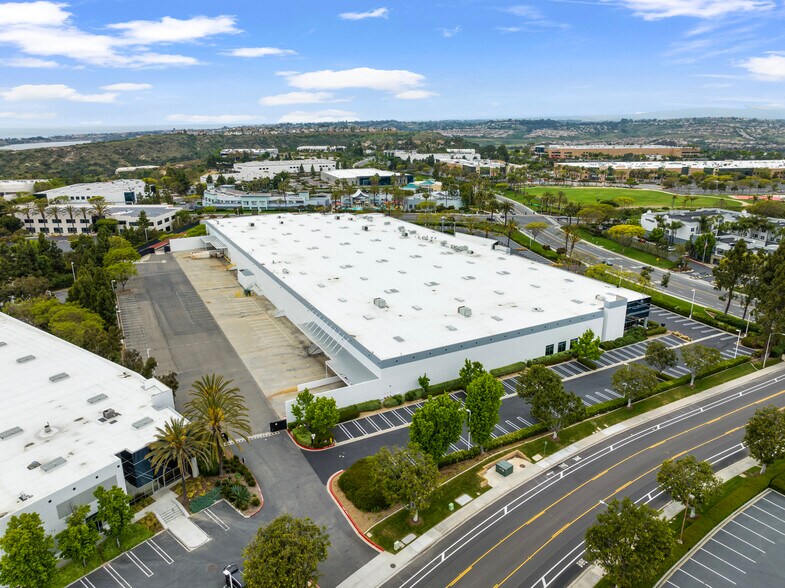 More Photos Of 2081 Faraday Ave, Carlsbad Distribution For Lease