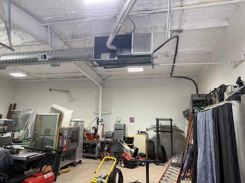More Photos Of 224 W Plymouth Ave, South Salt Lake Warehouse For Lease