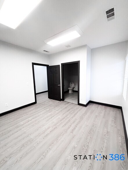More Photos Of 1531 Hunt Club Blvd, Gallatin Coworking Space