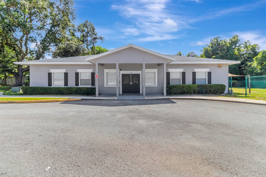 Primary Photo Of 105 Baker St, Minneola Daycare Center For Sale