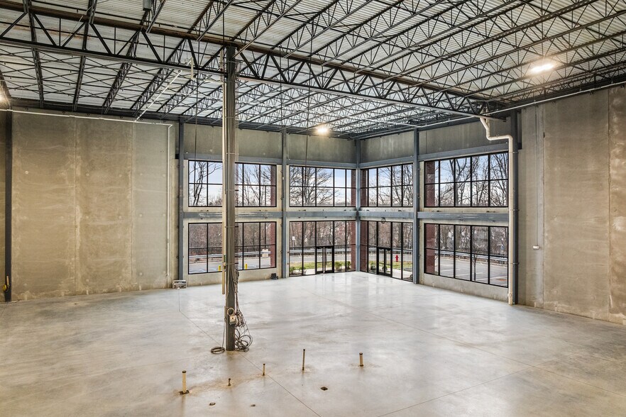 More Photos Of 1000 MacArthur Blvd, Mahwah Distribution For Lease
