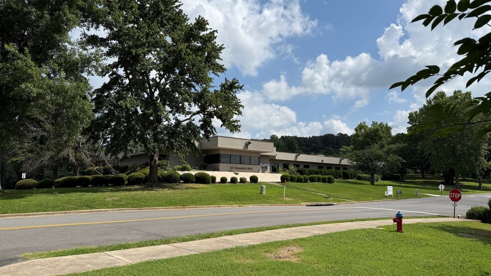 More Photos Of 121 Research Blvd, Madison Medical For Lease