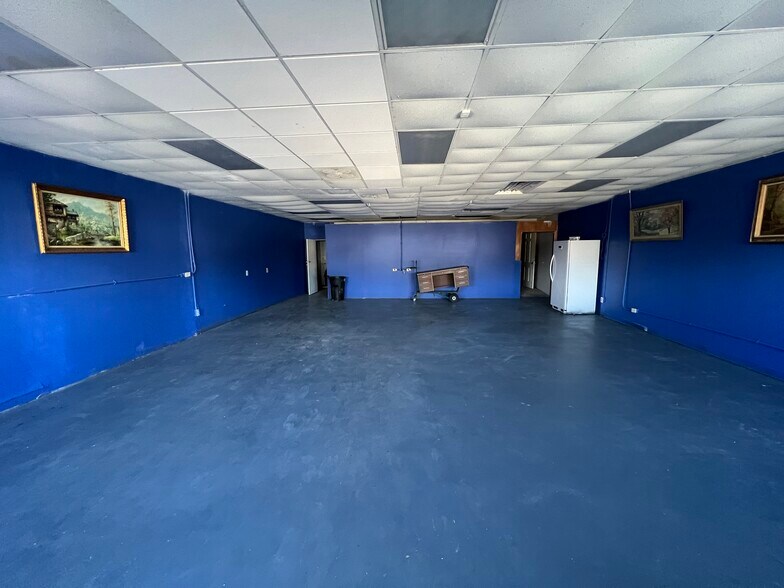 1518 Woodmere Dr, Greensboro, NC 27405 Office For Sale