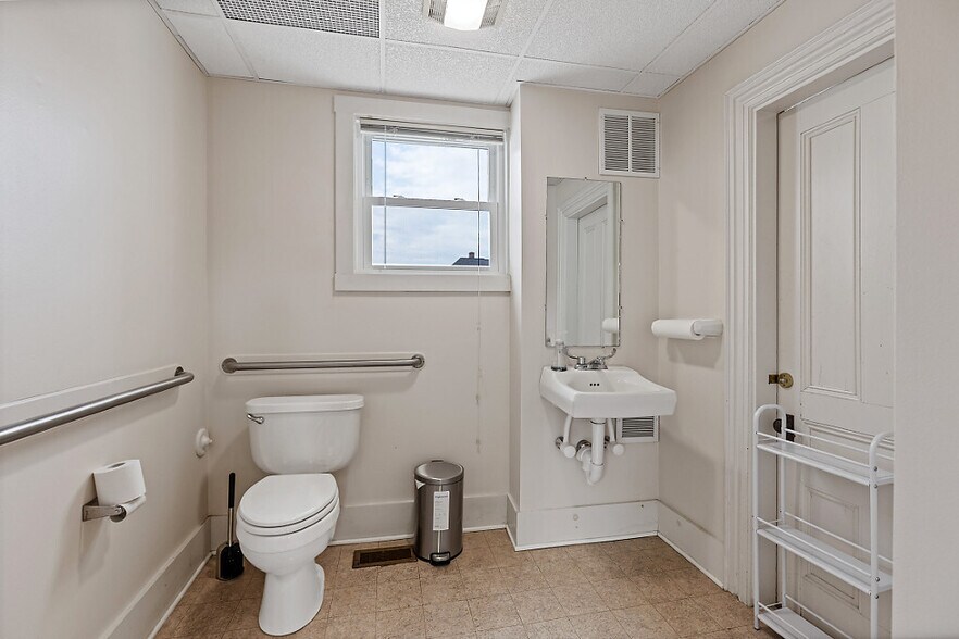 More Photos Of 323 State St, Augusta Office Residential For Sale