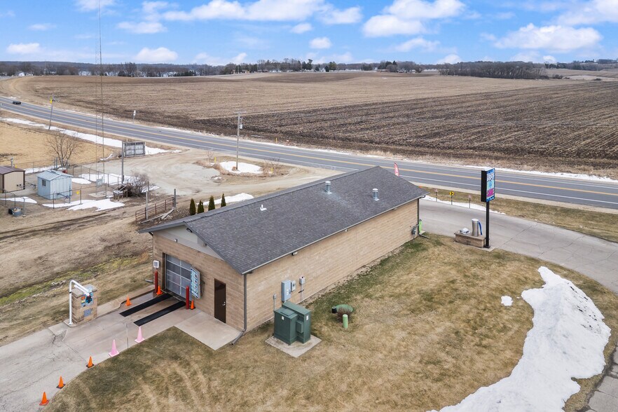 More Photos Of 1275 Margaret st, Markesan Storefront For Sale