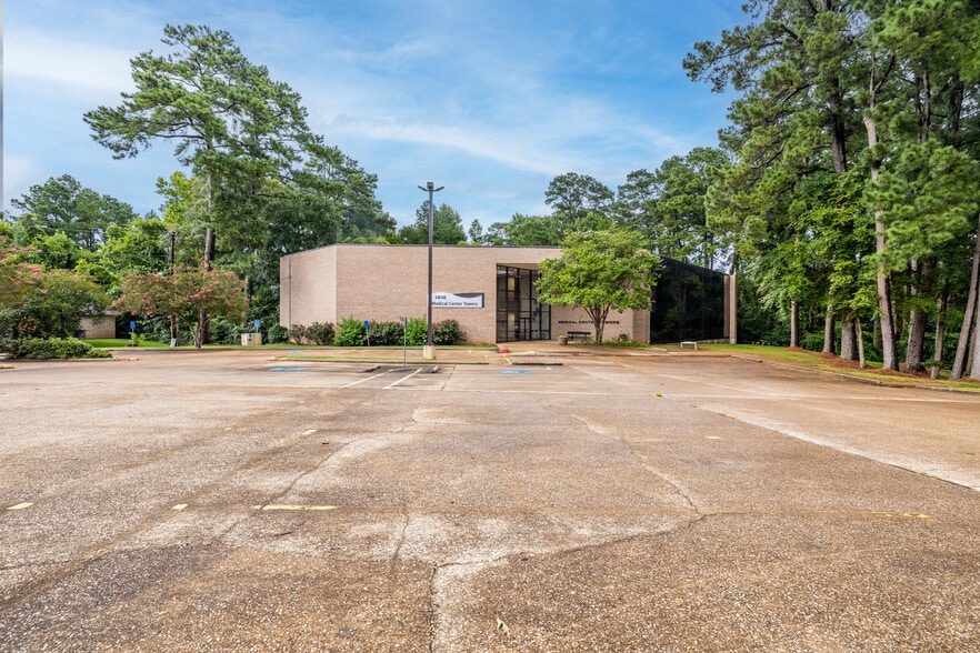 More Photos Of 4848 NE Stallings Dr, Nacogdoches Medical For Lease