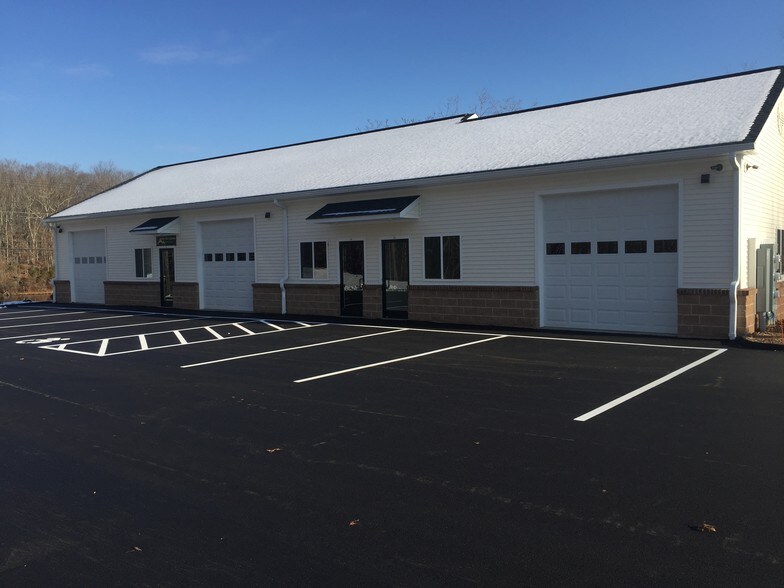 More Photos Of 7 Pequot Park Rd, Westbrook Warehouse For Lease