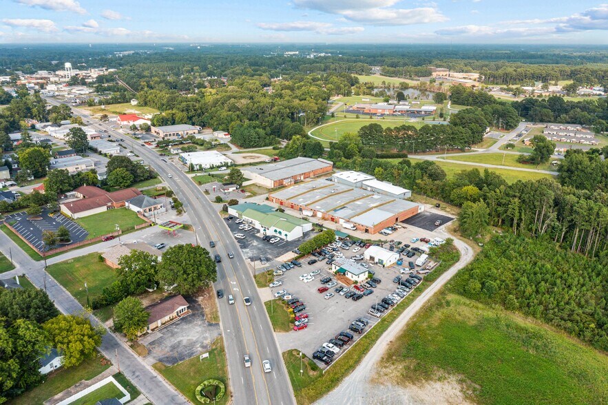 More Photos Of 711 E Rose St, Smithfield Warehouse For Lease