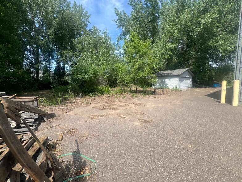 More Photos Of 2161 NE 107th Ln, Blaine Manufacturing For Sale