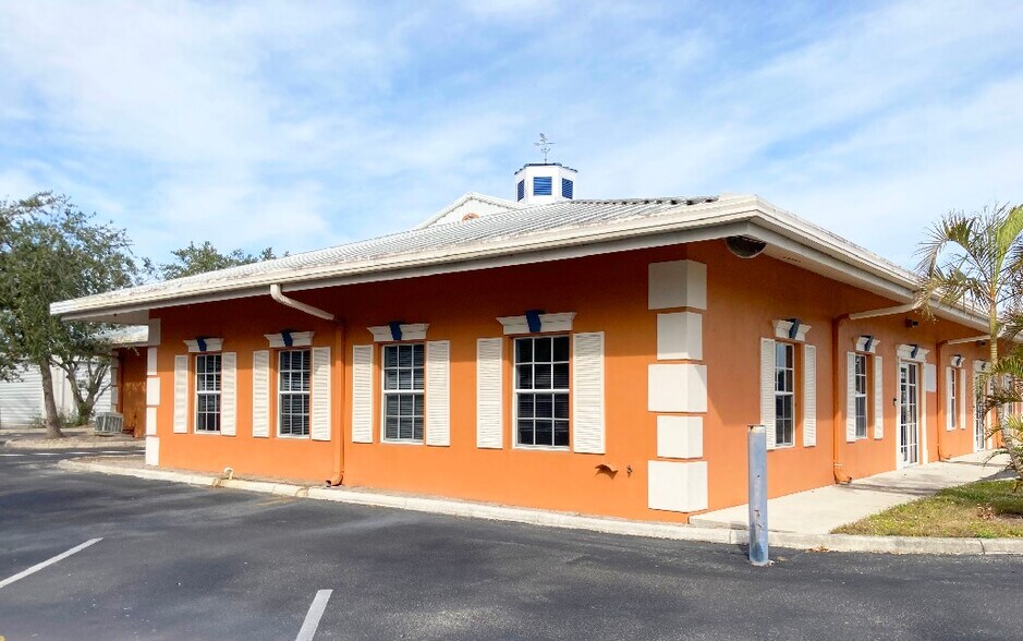 More Photos Of 1867-1881 Porter Lake Dr, Sarasota Warehouse For Sale