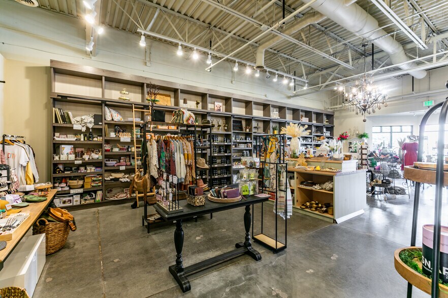 More Photos Of 6300 N Sagewood Dr, Park City Storefront For Lease
