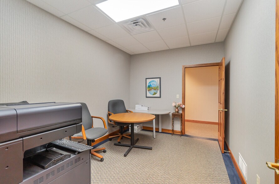 More Photos Of 6006 Westside Saginaw Rd, Bay City Office For Sale