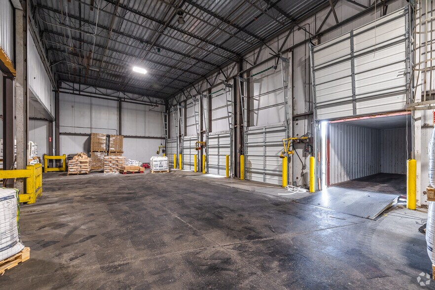 More Photos Of 4531 Piggly Wiggly Dr, North Charleston Distribution For Lease