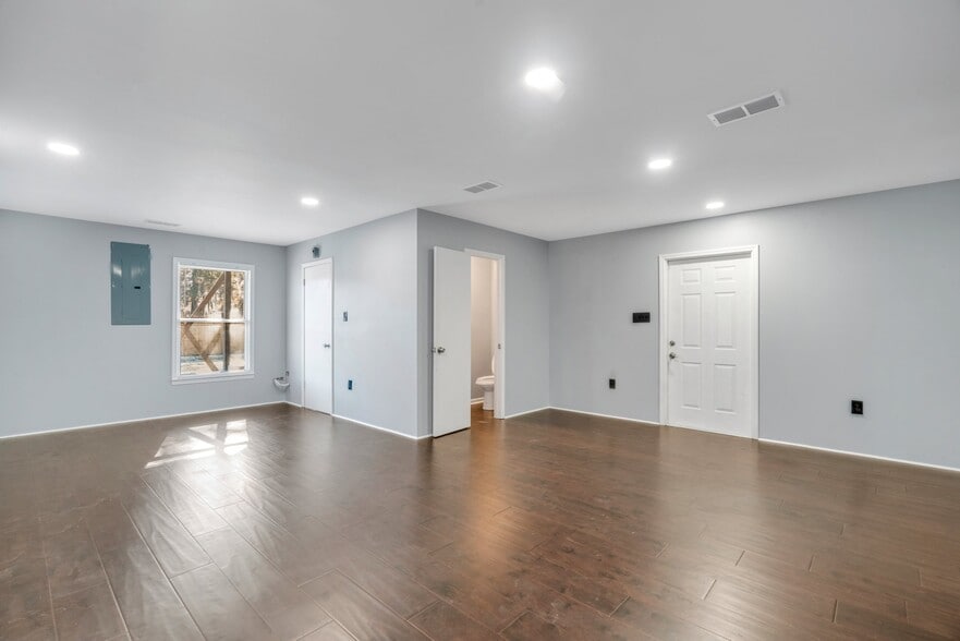 More Photos Of 4809 Augusta Rd, Savannah Storefront Retail Office For Sale