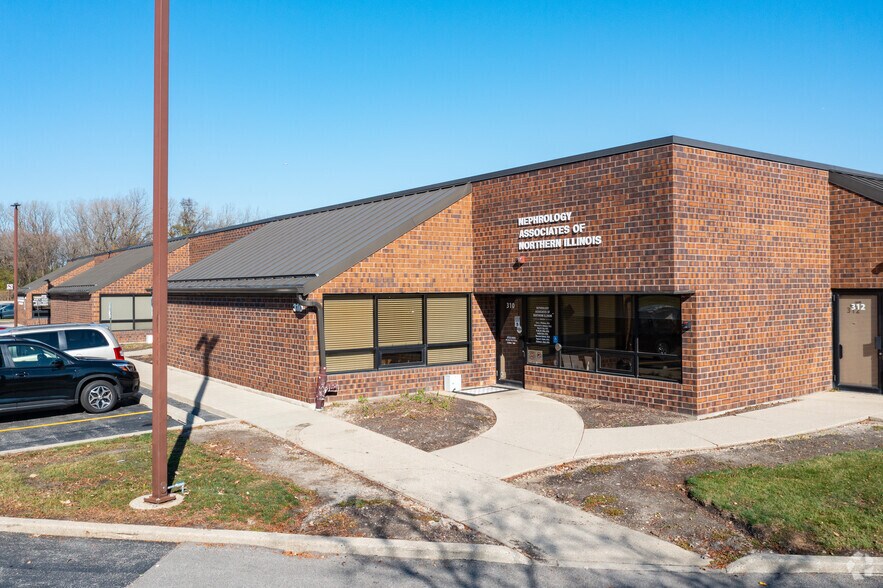 More Photos Of 901 Biesterfield Rd, Elk Grove Village Unknown For Lease