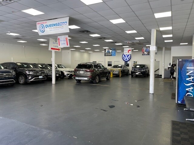 More Photos Of 3502 Northern Blvd, Long Island City General Retail For Lease