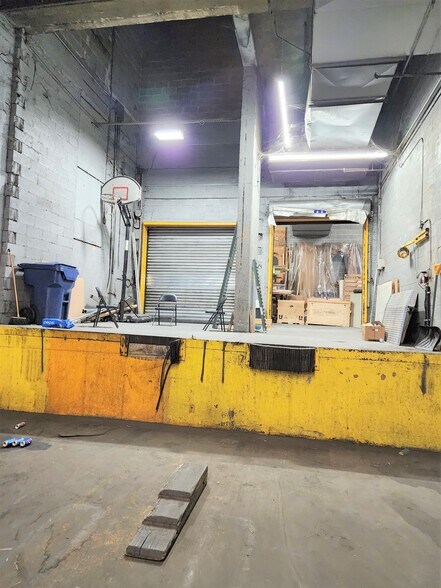 More Photos Of 38-20 Review Ave, Long Island City Warehouse For Lease