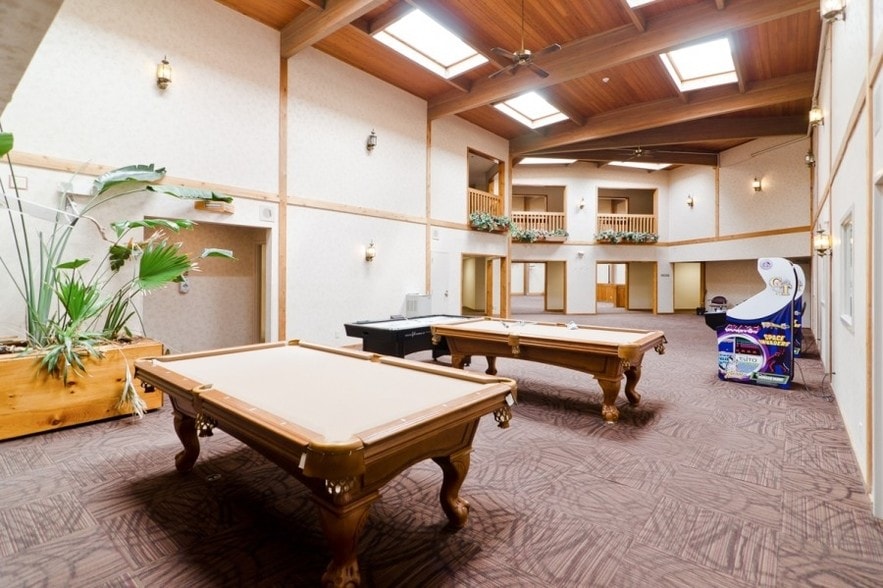 More Photos Of 2300 Lincoln Way, Clinton Hotel For Sale