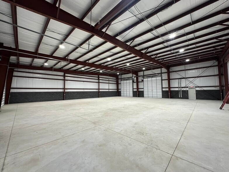 More Photos Of 31242 DenBeste Court, Shafter Warehouse For Lease