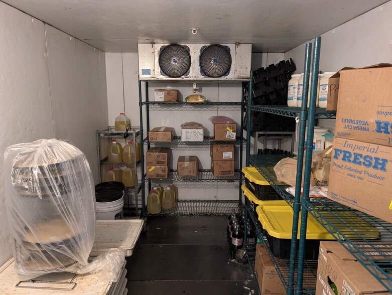 More Photos Of 1337 Baytree Rd, Valdosta General Retail For Sale