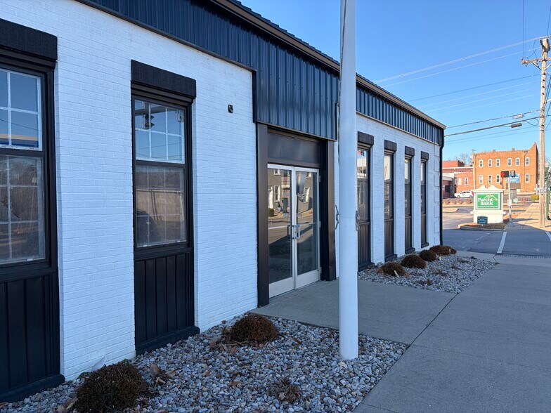More Photos Of 201 S Main St, Greensburg Post Office For Sale