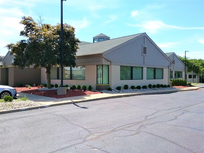 Primary Photo Of 39319 Plymouth Rd, Livonia Office For Lease
